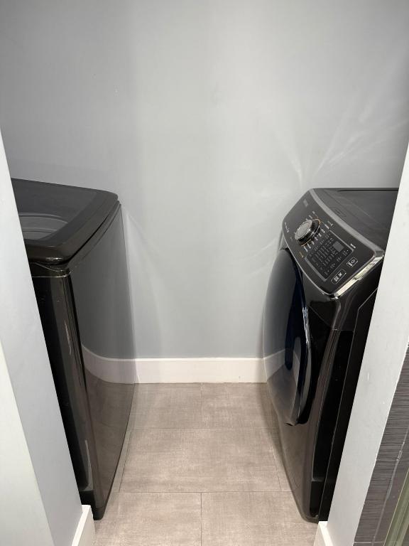 LAKEWOOD 1ST ADDITION OF PALM SPRINGS - Residential