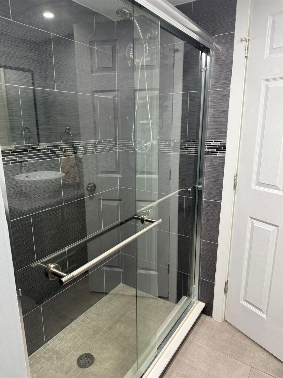 LAKEWOOD 1ST ADDITION OF - Residential