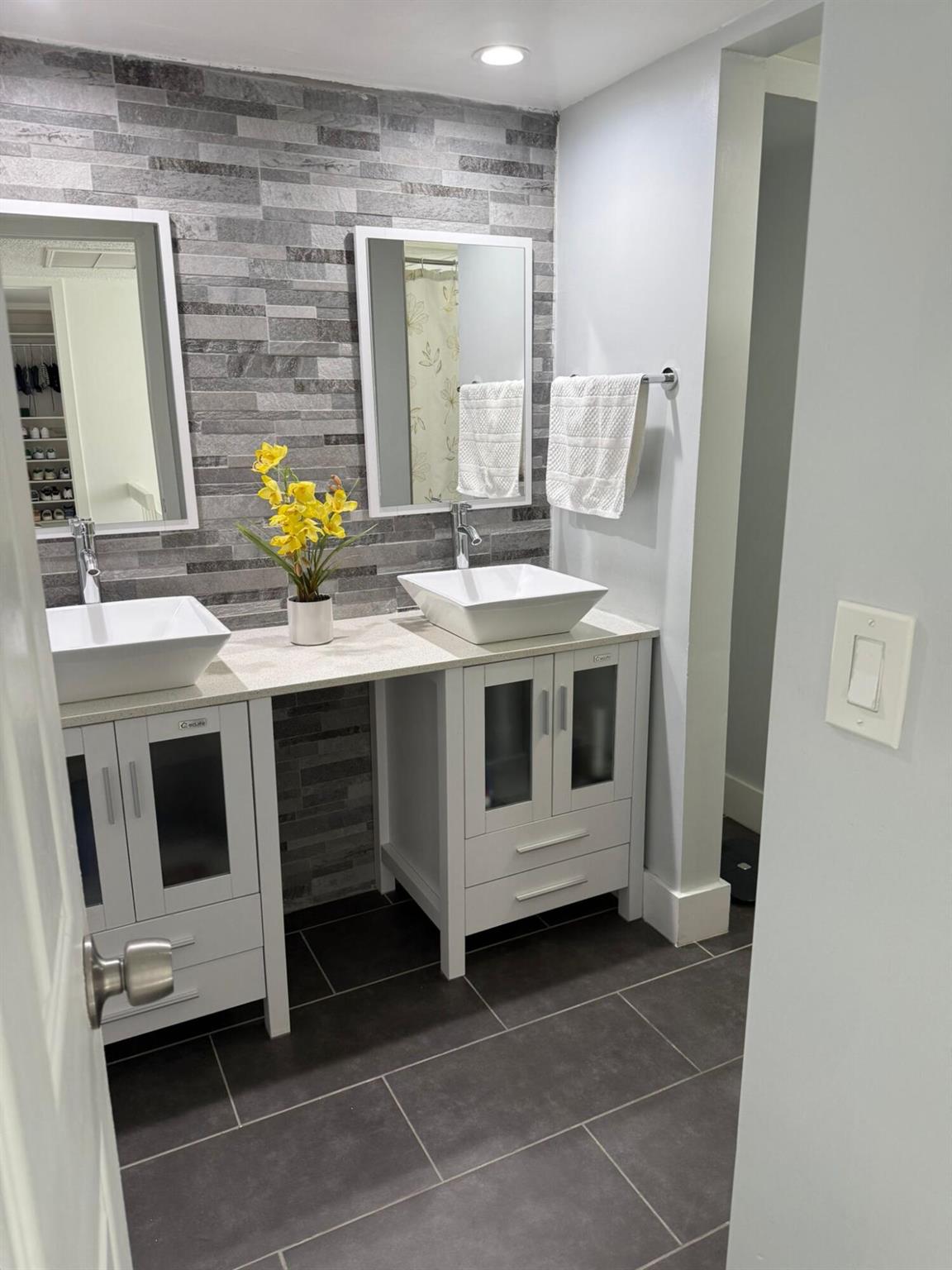 LAKEWOOD 1ST ADDITION OF - Residential