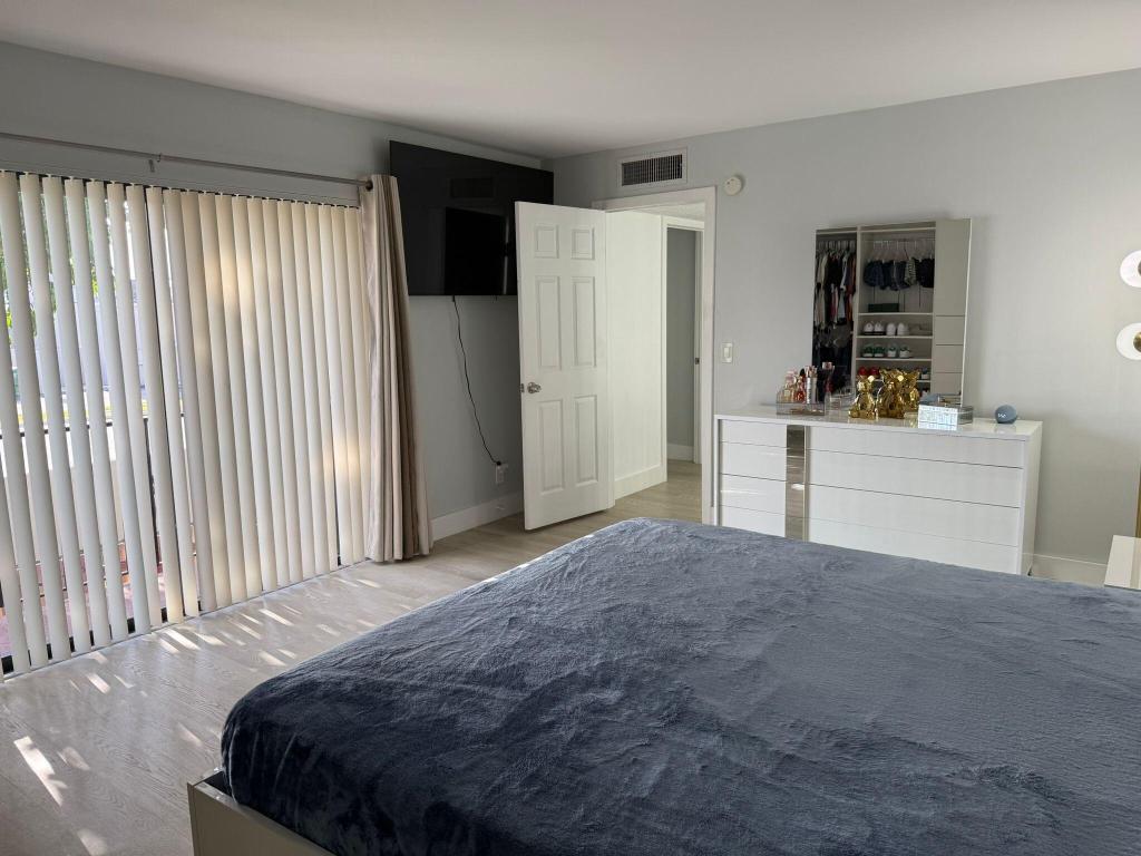 LAKEWOOD 1ST ADDITION OF PALM SPRINGS - Residential