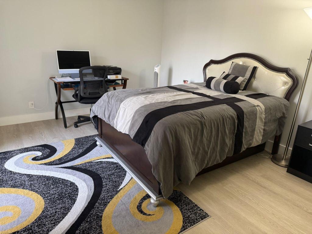 LAKEWOOD 1ST ADDITION OF PALM SPRINGS - Residential