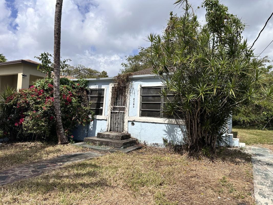 2161 NW 50th St