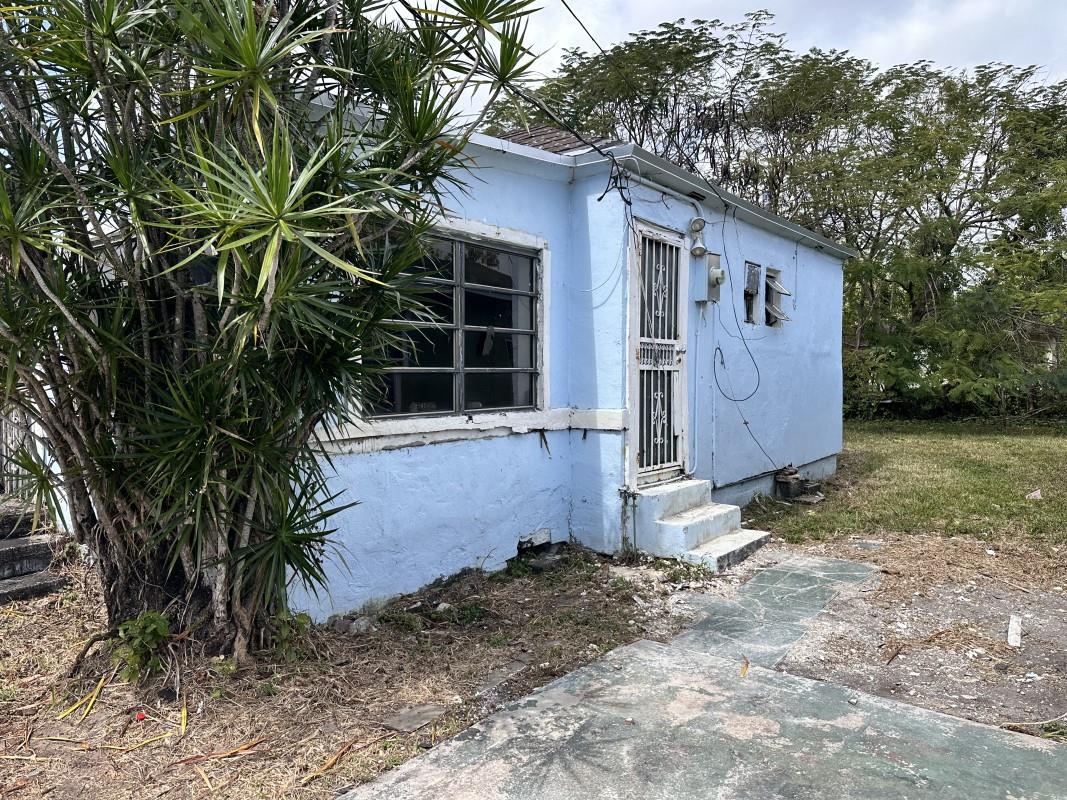 2161 NW 50th St