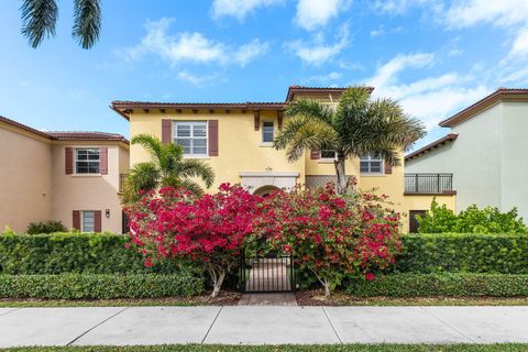 Property photo of 100 Via Floresta Drive, Boca Raton, FL 33487