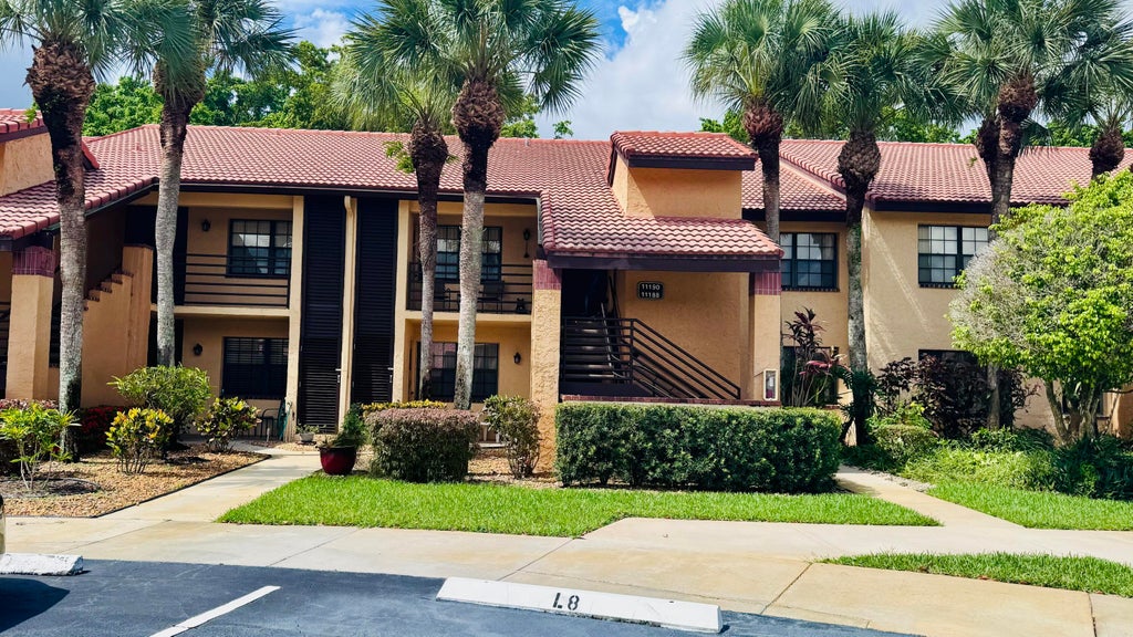 Photo of 11190 Aspen Glen Drive, Boynton Beach, FL 33437 (MLS # B26050108)
