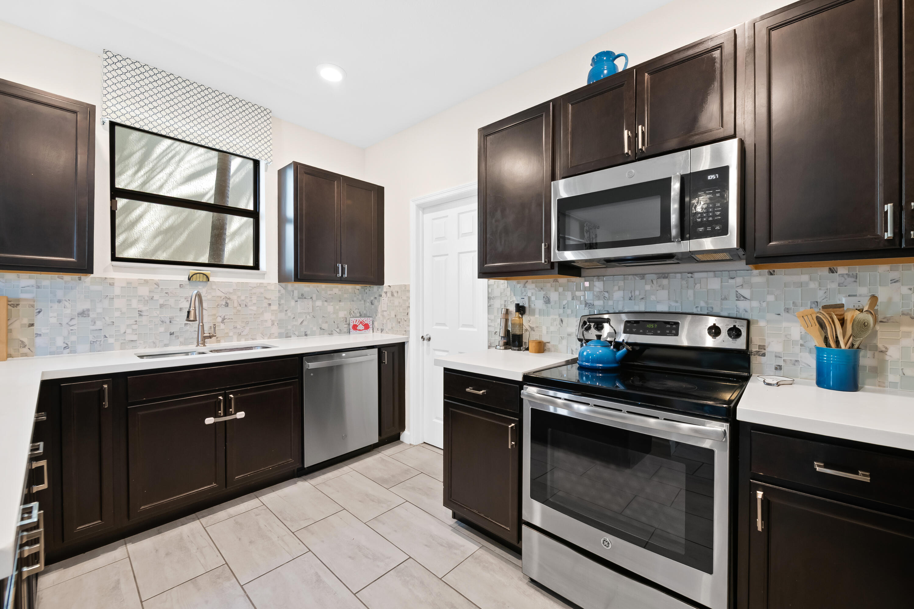 CAPRI AT OASIS - Residential