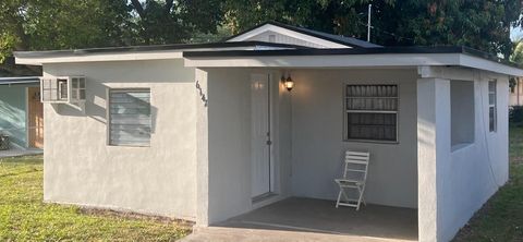 6141 Garfield St Hollywood FL 33024
