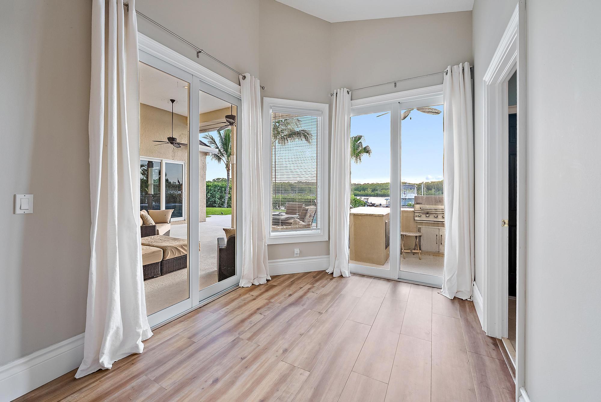 NORTH PASSAGE - Residential