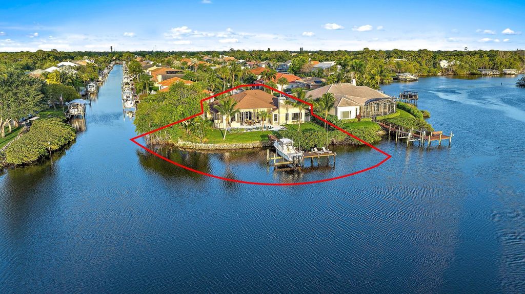 Photo of 8575 SE Water Oak Place, Jupiter, FL 33469 (MLS # R11081837)