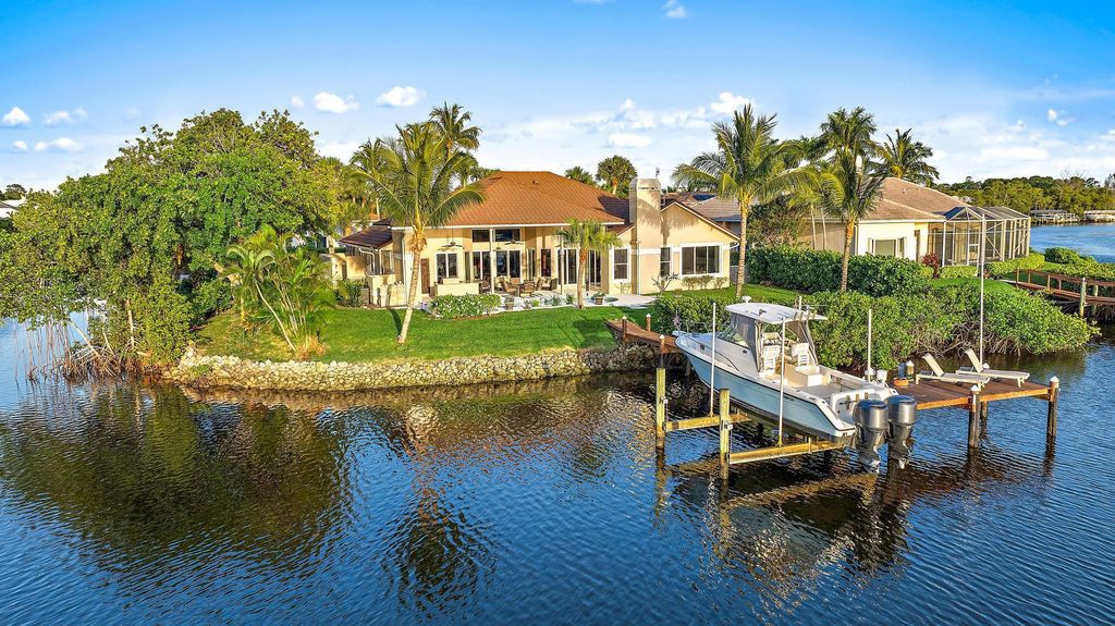 Photo of 8575 SE Water Oak Place, Jupiter, FL 33469 (MLS # R11081837)