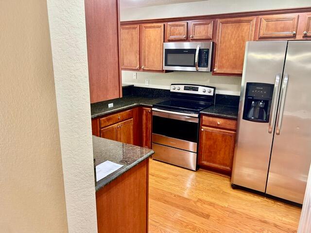 ROYAL WOODS CONDO - Residential