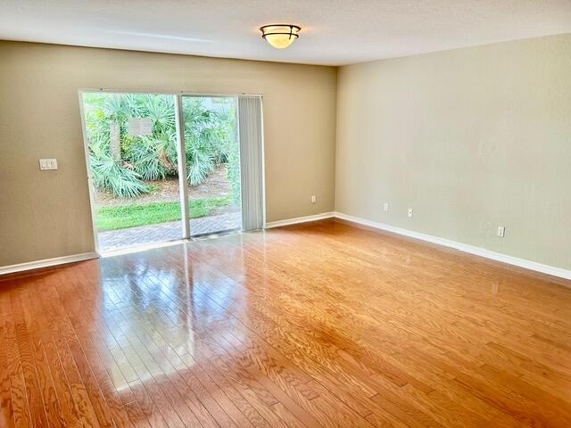 ROYAL WOODS CONDO - Residential