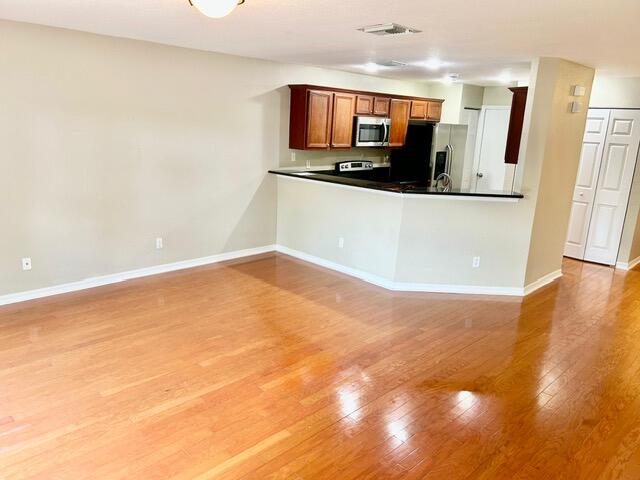 ROYAL WOODS CONDO - Residential