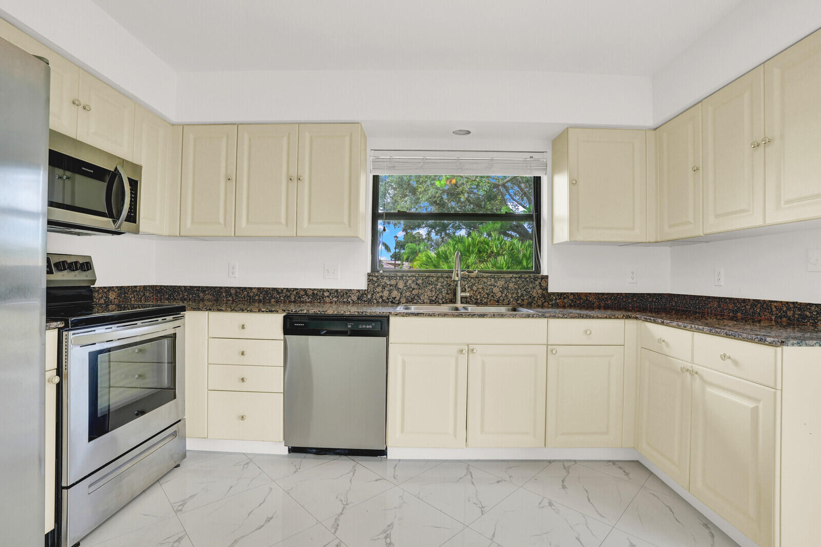 QUAIL MEADOW AT MARTIN DO - Residential