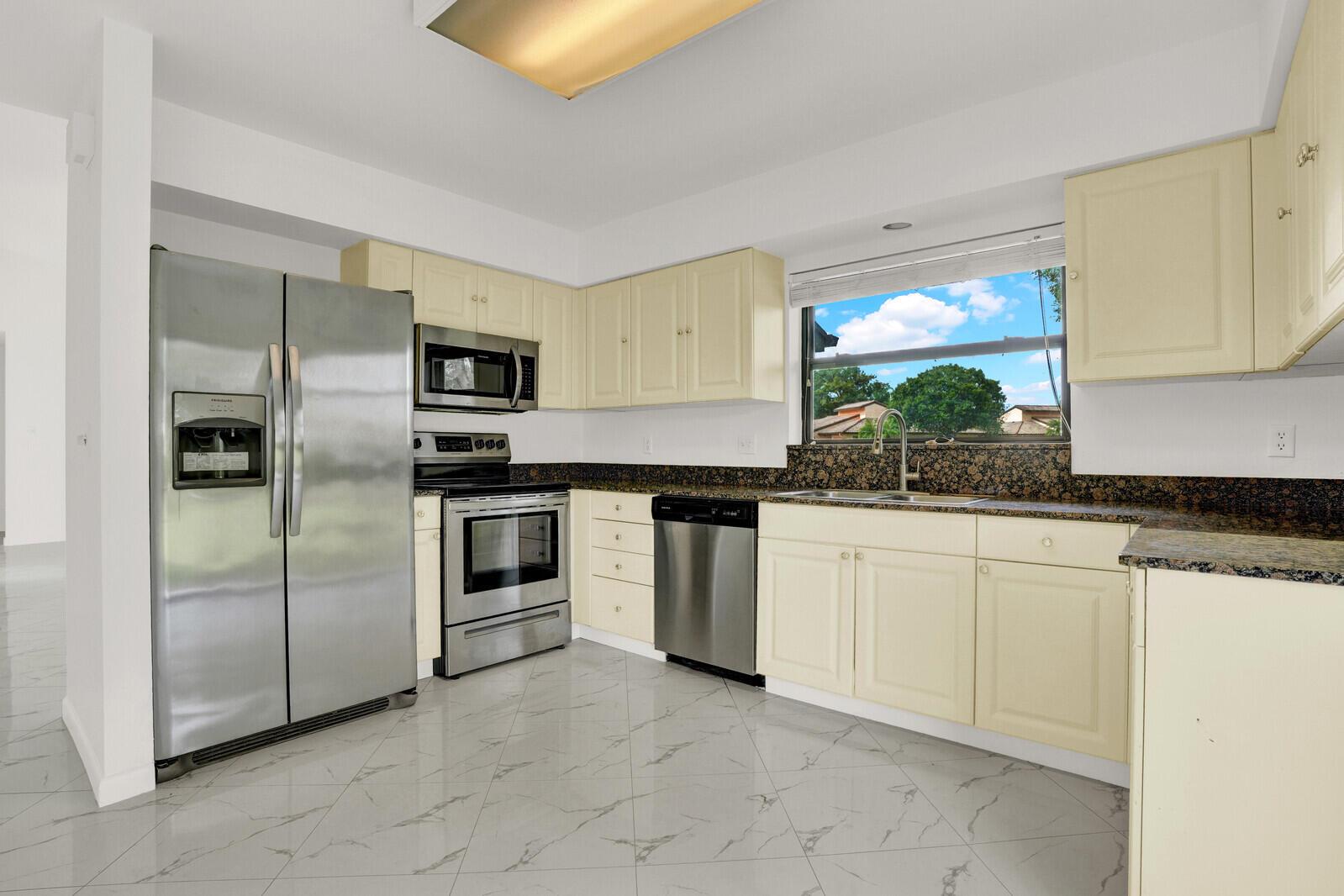 QUAIL MEADOW AT MARTIN DO - Residential