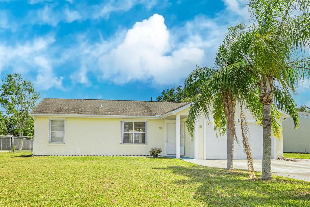 Photo of 2143 SE Holland Street, Port St Lucie, FL 34952 (MLS # R10883034)