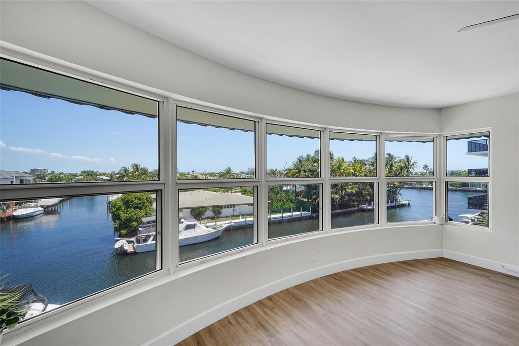Photo of 3121 NE 51 St #406E, Fort Lauderdale, FL 33308 (MLS # F10531814)