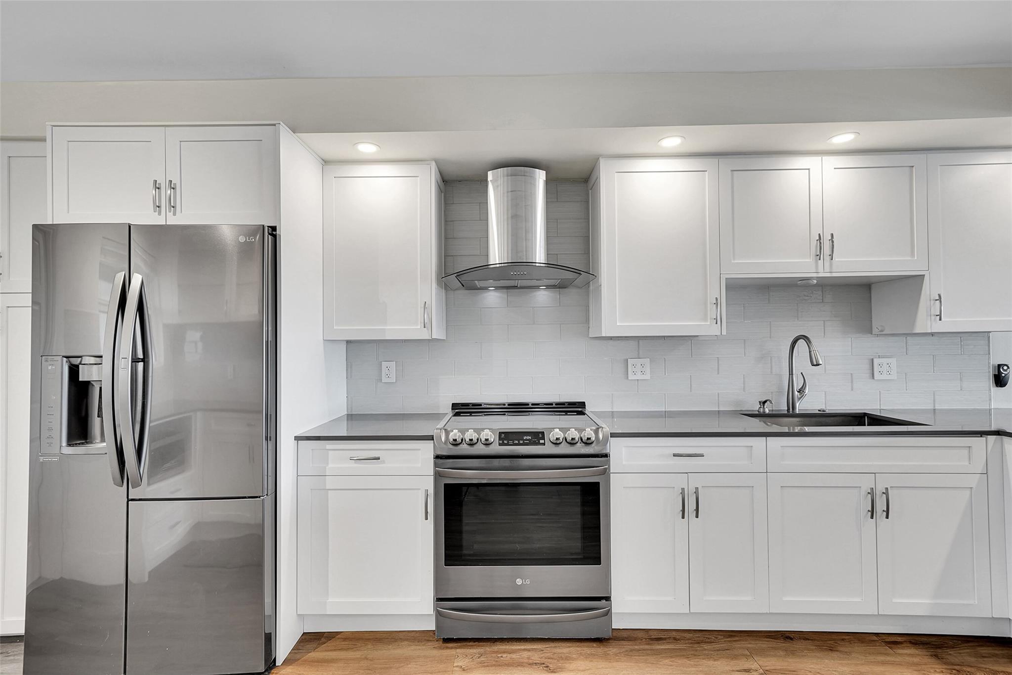 3121 NE 51 St 406E