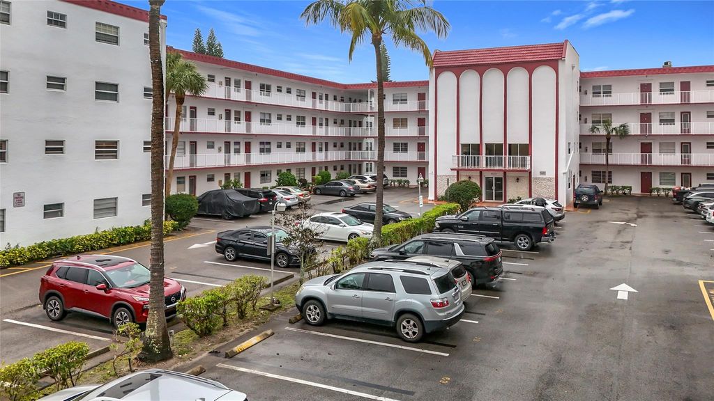 Photo of 4270 NW 40th Street #208, Lauderdale Lakes, FL 33319 (MLS # F10482428)