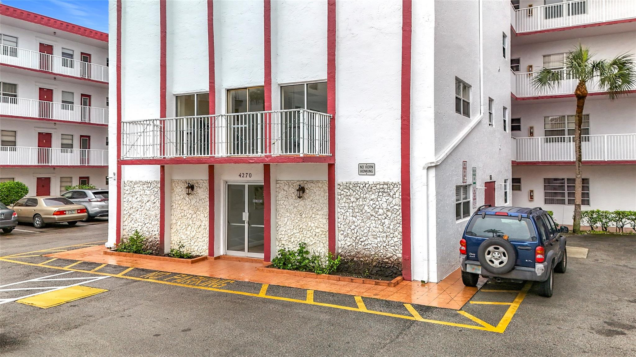 4270 NW 40th Street 208