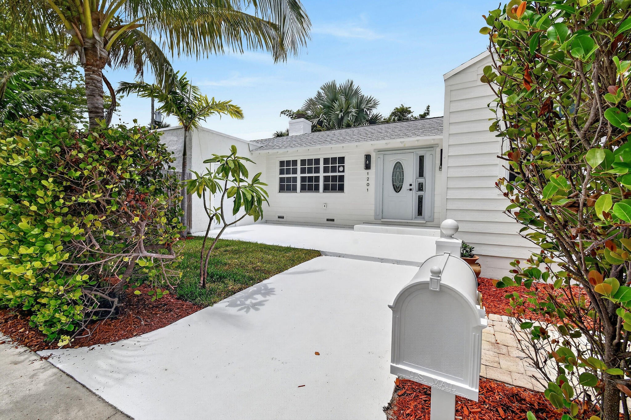 1201 N Ocean Breeze