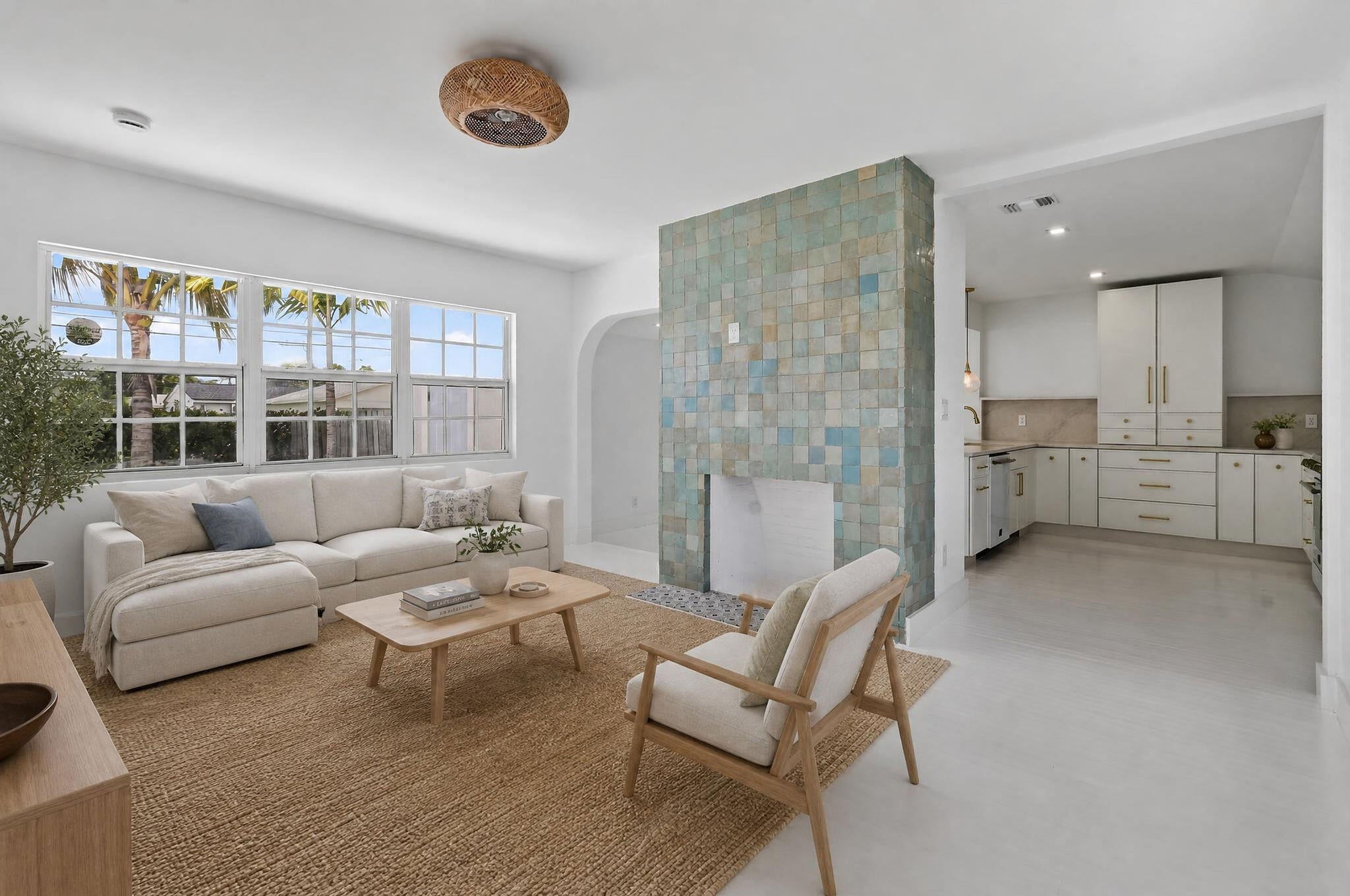 1201 N Ocean Breeze
