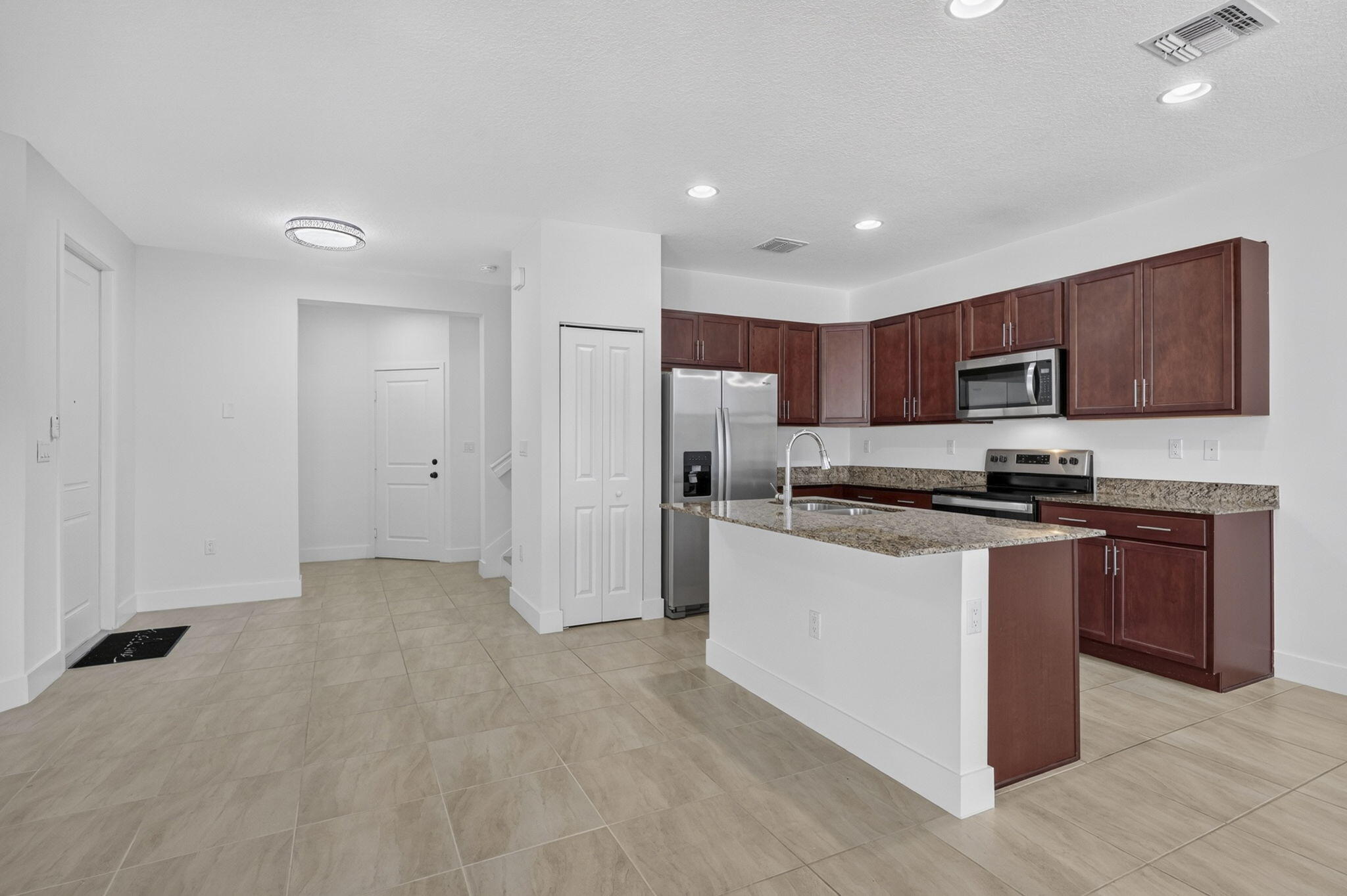 4009 SEQUOIA Place