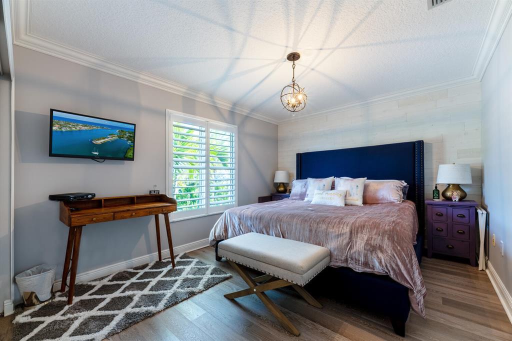 RIVERSIDE - Residential