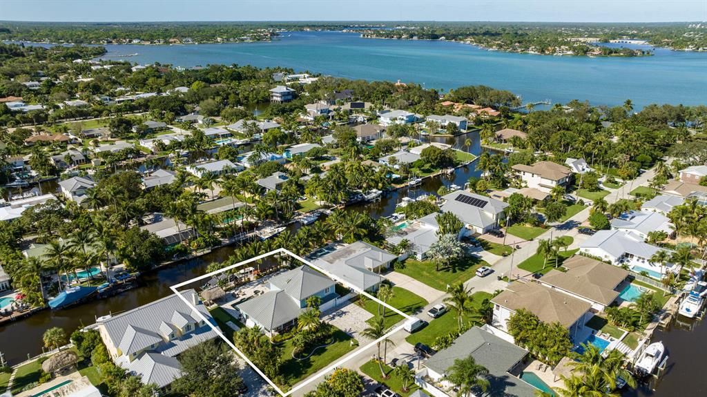 Photo of 916 Dolphin Drive, Jupiter, FL 33458 (MLS # R10852357)