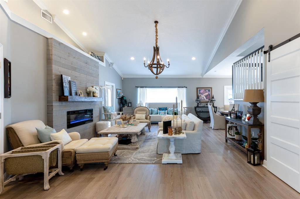 RIVERSIDE - Residential