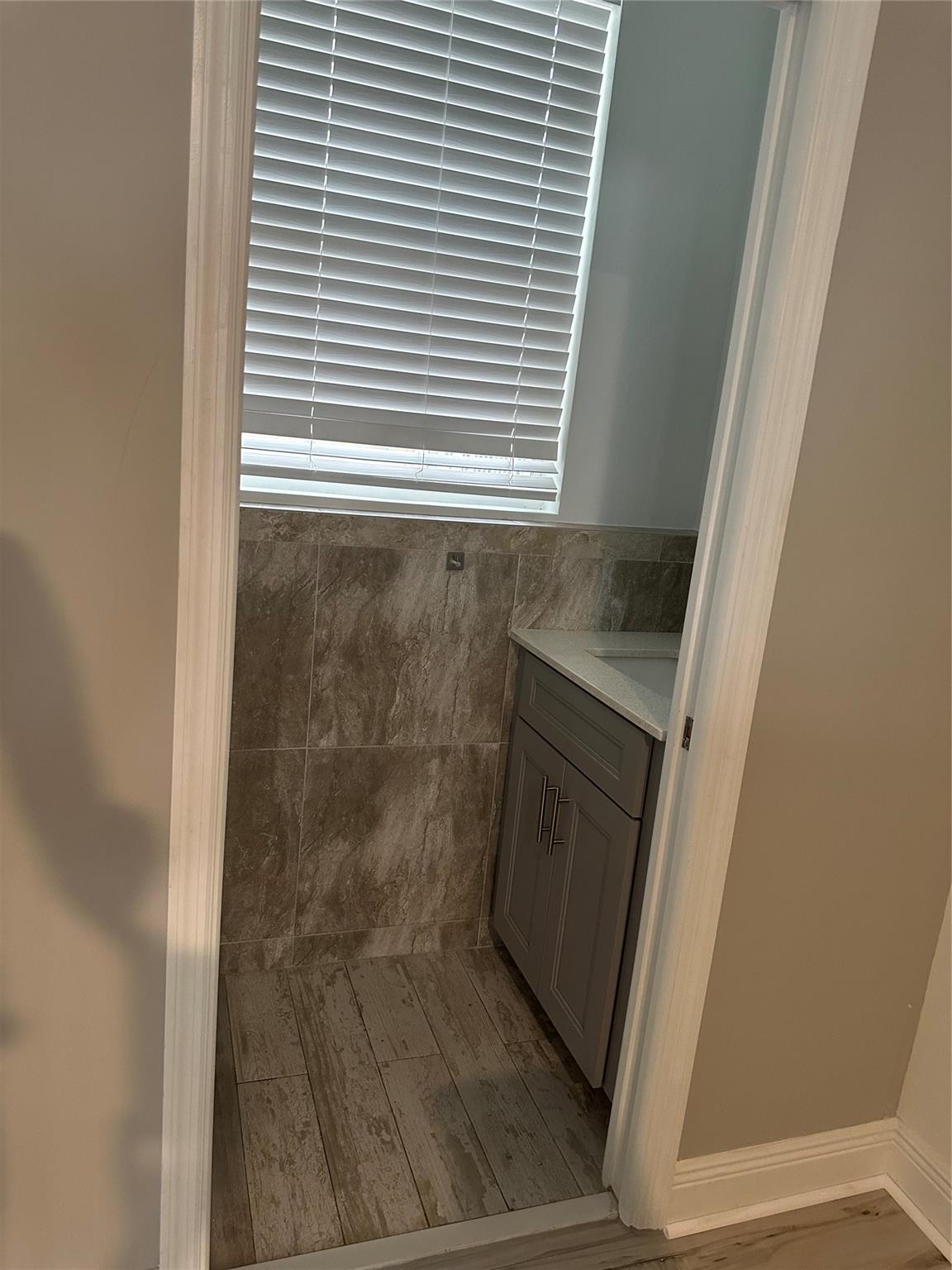 Highland Estates 15-65 B - Residential Lease