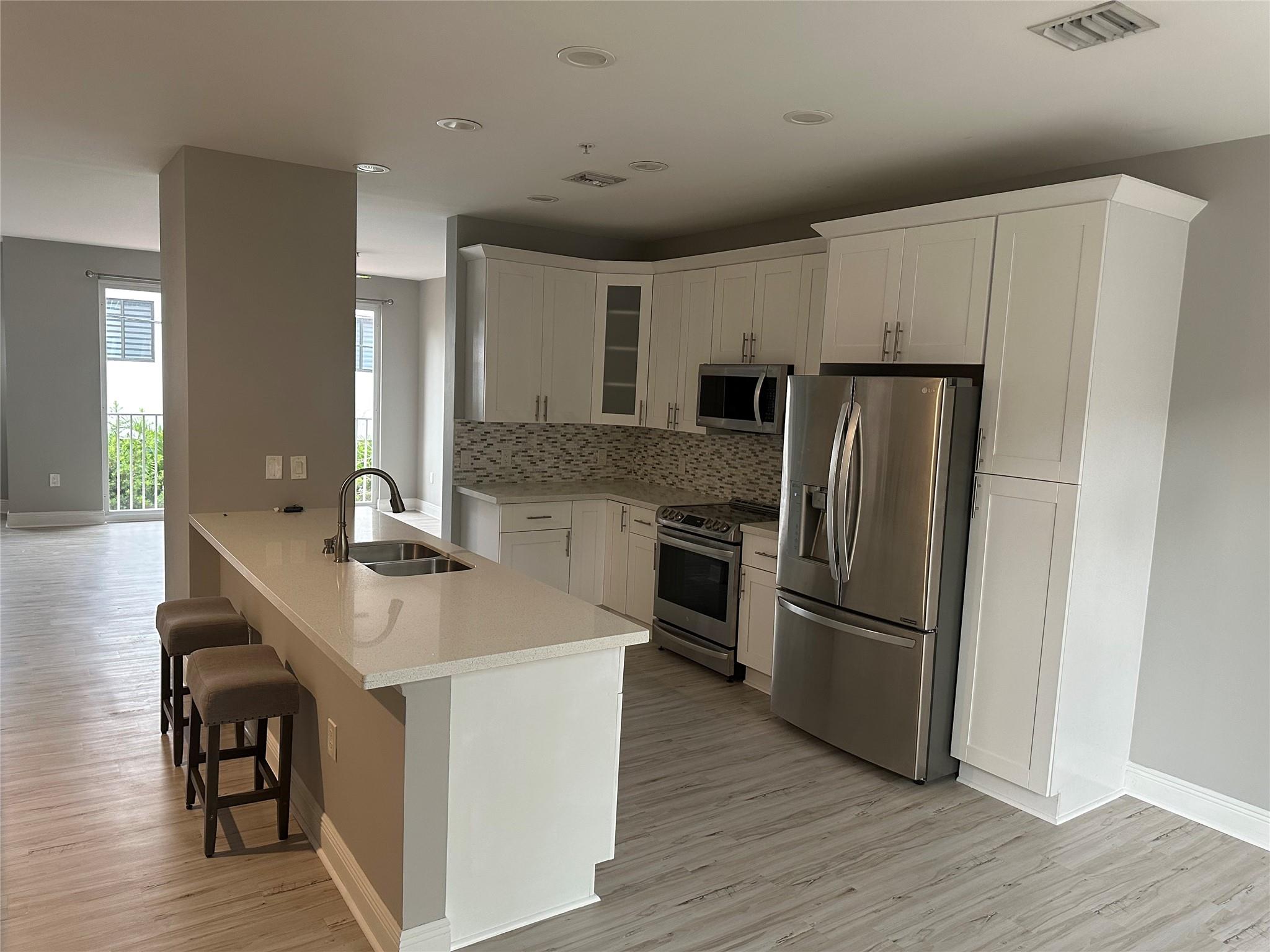 Highland Estates 15-65 B - Residential Lease