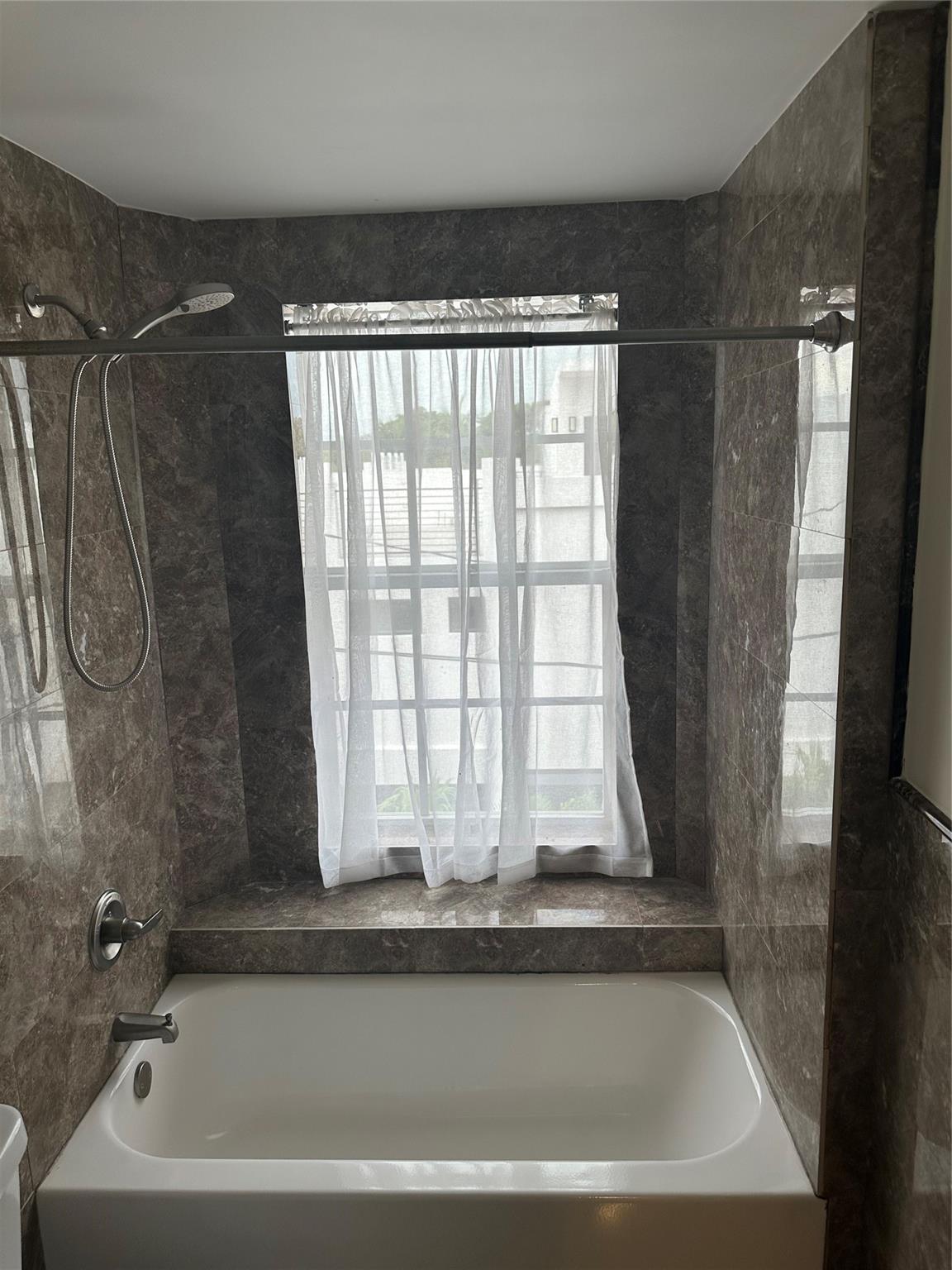 Highland Estates 15-65 B - Residential Lease