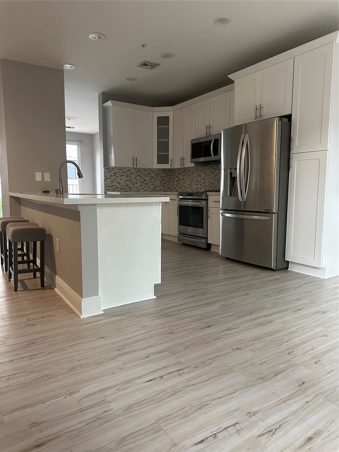 Highland Estates 15-65 B - Residential Lease