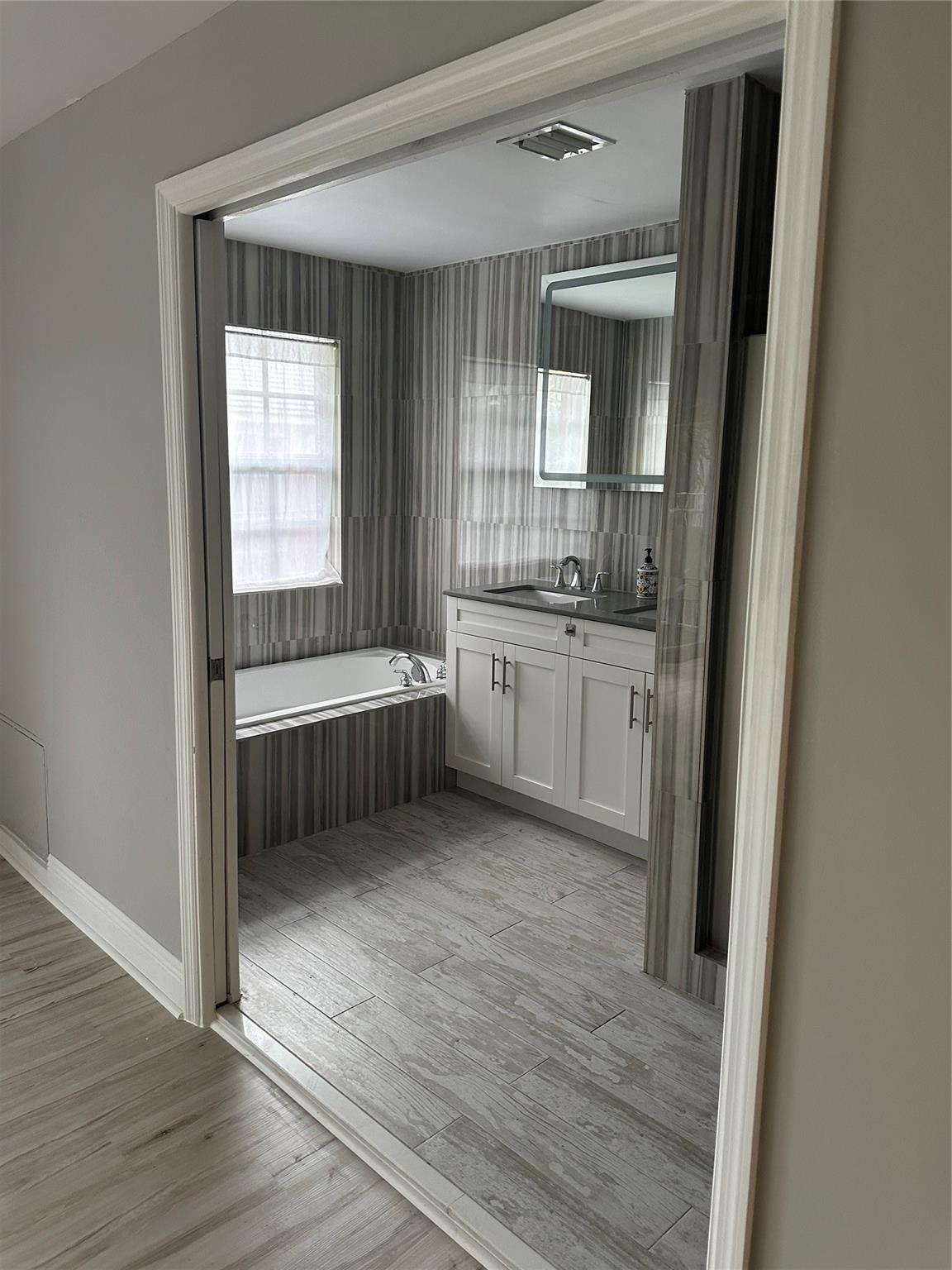 Highland Estates 15-65 B - Residential Lease