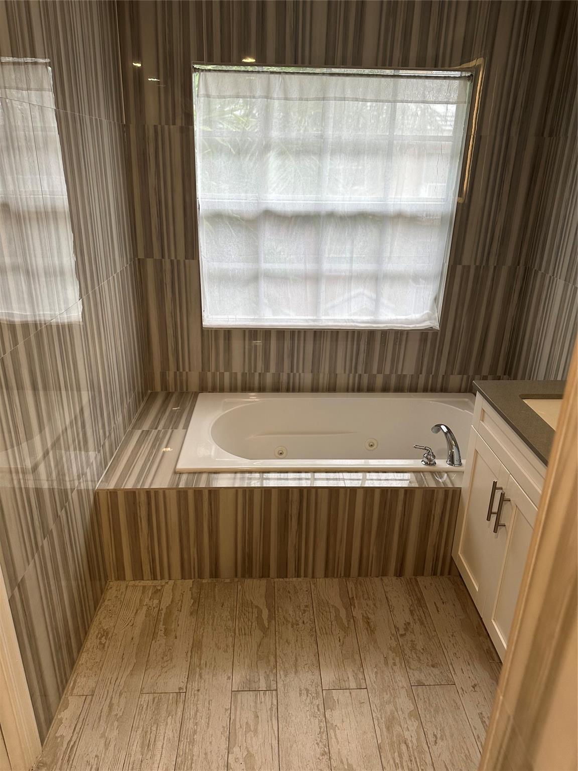 Highland Estates 15-65 B - Residential Lease