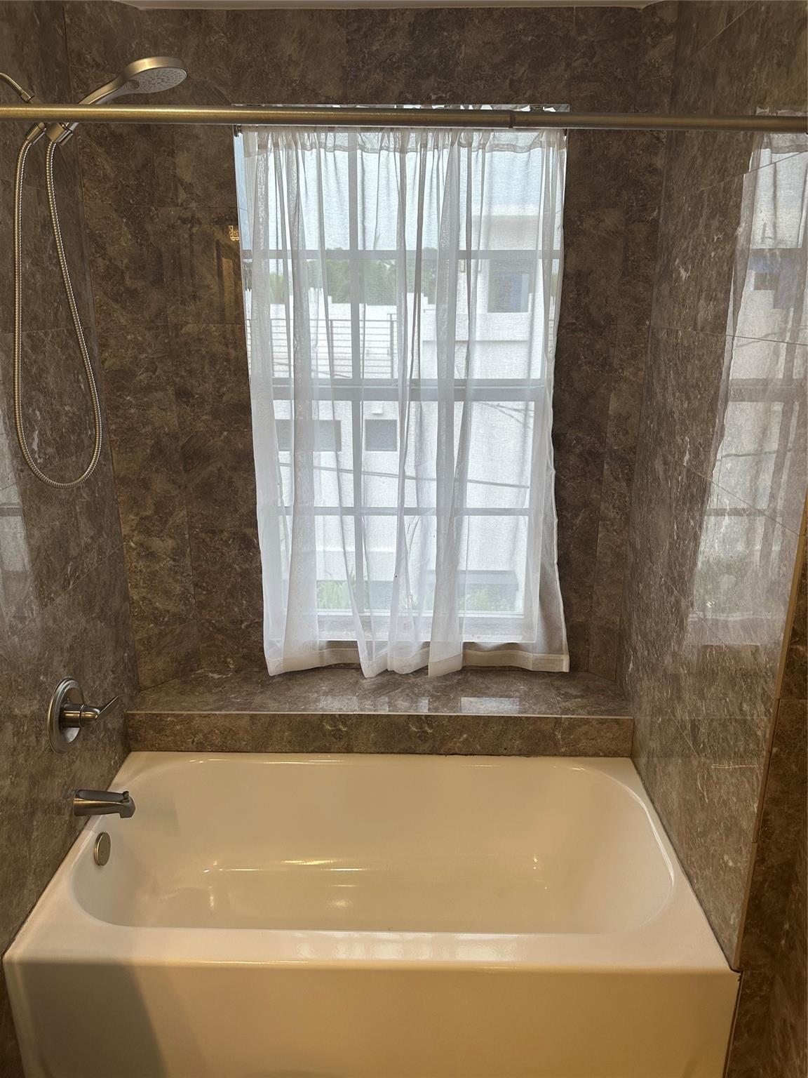 Highland Estates 15-65 B - Residential Lease