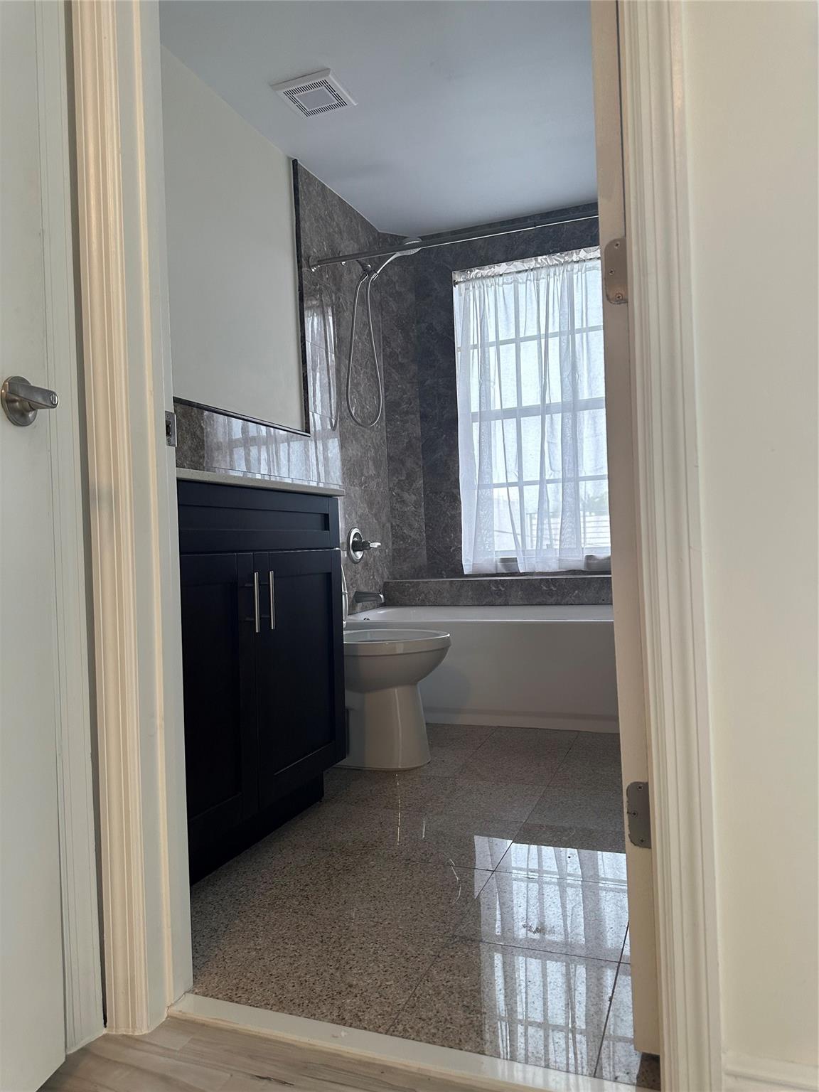 Highland Estates 15-65 B - Residential Lease