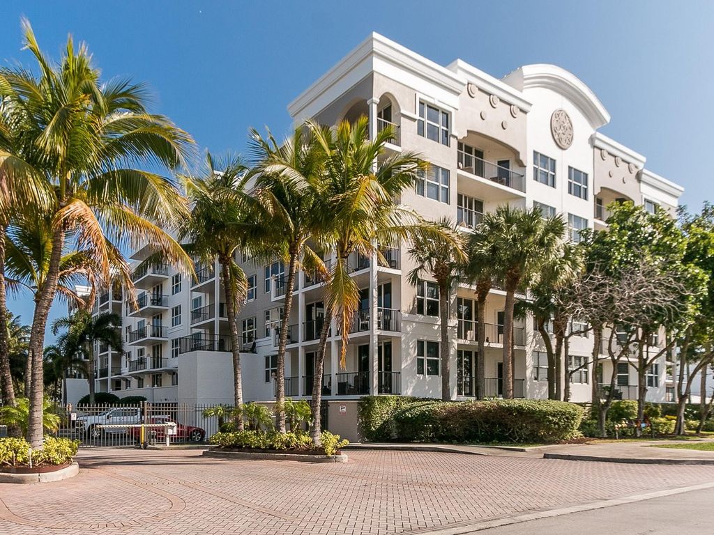Photo of 101 SE 20th Avenue #406, Deerfield Beach, FL 33441 (MLS # F10546494)