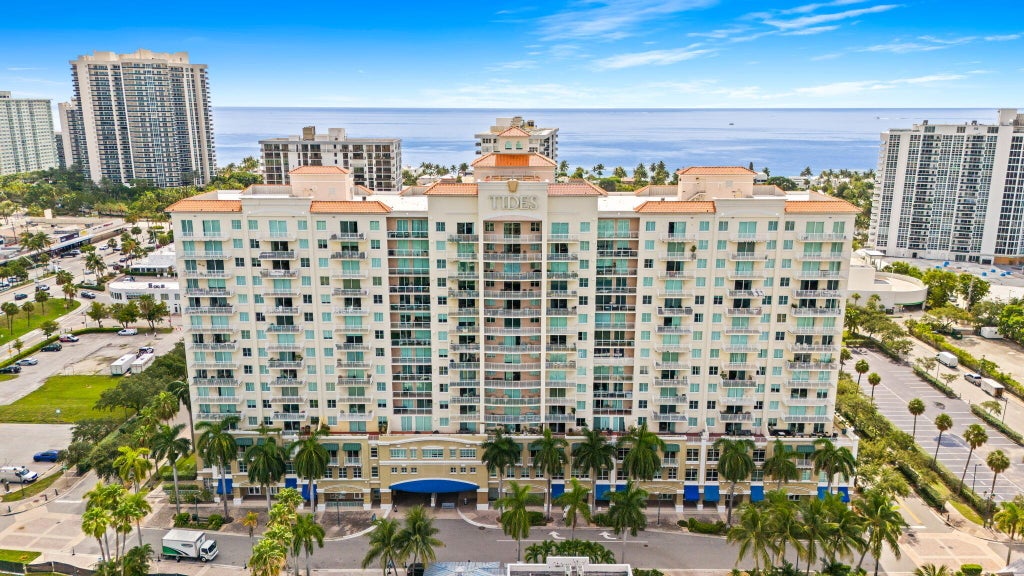 Photo of 3020 NE 32nd Avenue, Fort Lauderdale, FL (MLS # B26060558)