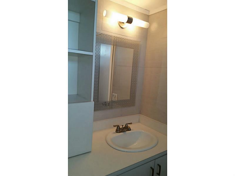 Bayshore Yatch & Tennis - Residential Lease