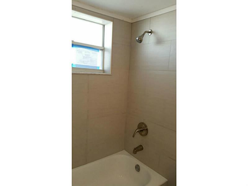 Bayshore Yatch & Tennis - Residential Lease