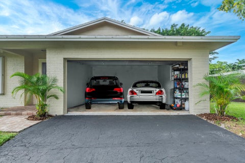 Tiny photo for 6030 SW 8TH Court, Plantation, FL 33317 (MLS # B26087095)