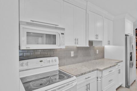 Tiny photo for 6030 SW 8TH Court, Plantation, FL 33317 (MLS # B26087095)