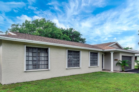 Tiny photo for 6030 SW 8TH Court, Plantation, FL 33317 (MLS # B26087095)
