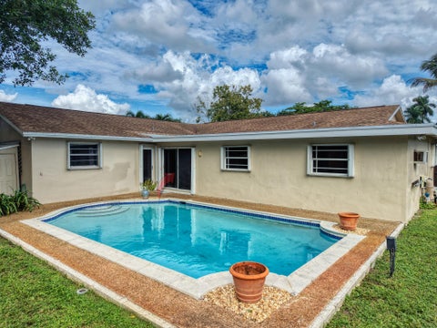 Tiny photo for 6030 SW 8TH Court, Plantation, FL 33317 (MLS # B26087095)