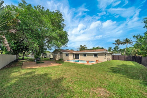 Tiny photo for 6030 SW 8TH Court, Plantation, FL 33317 (MLS # B26087095)