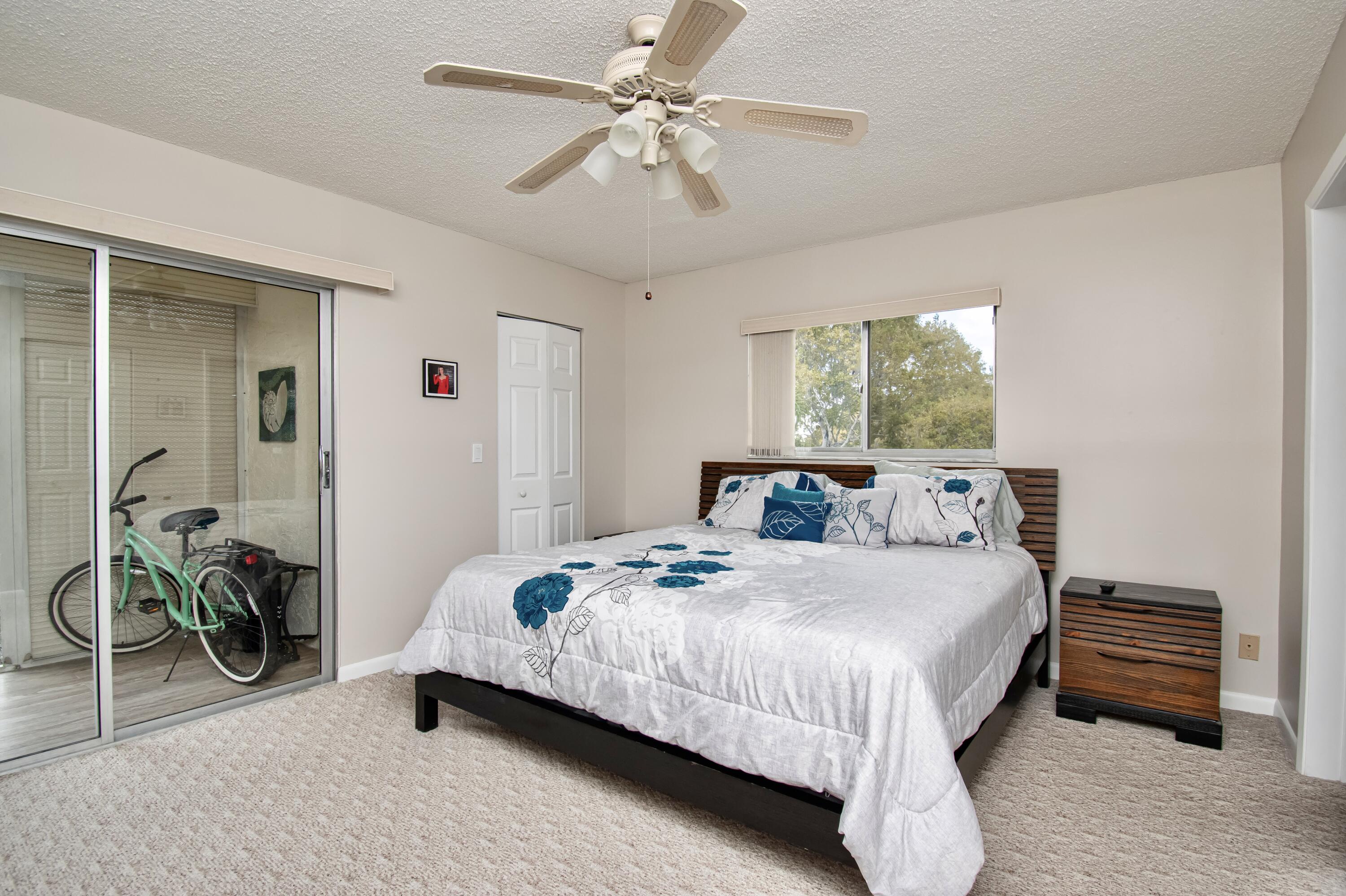 HUNTINGTON LAKES SEC THREE CONDOS - Residential