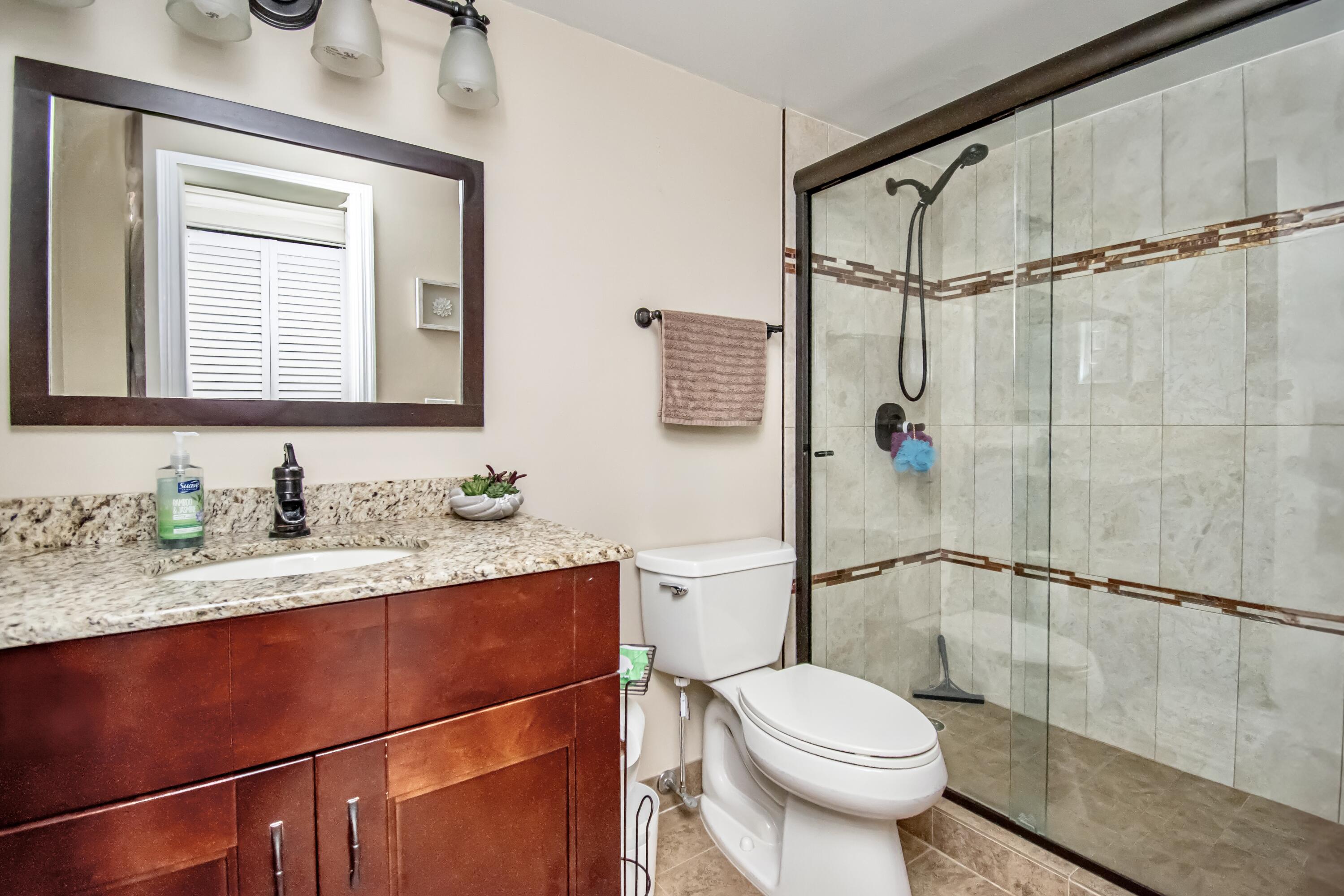 HUNTINGTON LAKES SEC THREE CONDOS - Residential