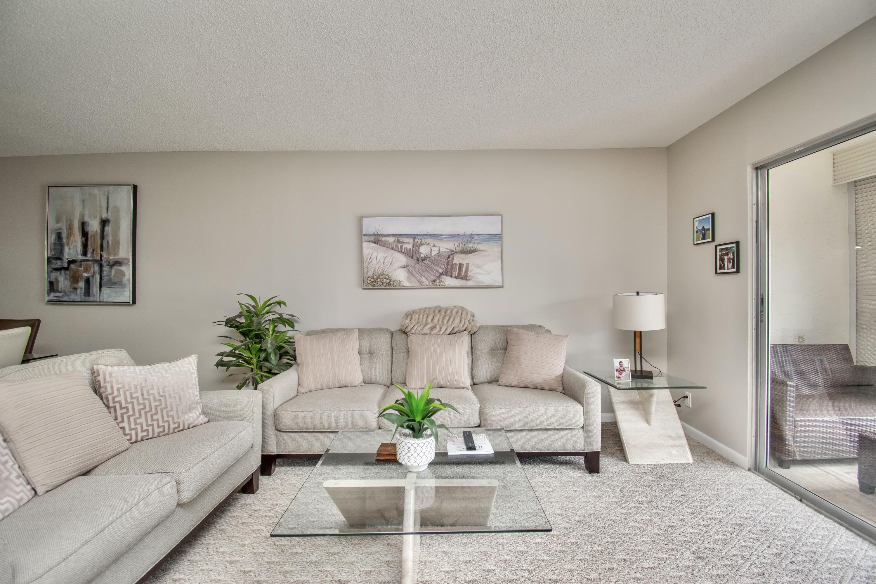 HUNTINGTON LAKES SEC THREE CONDOS - Residential